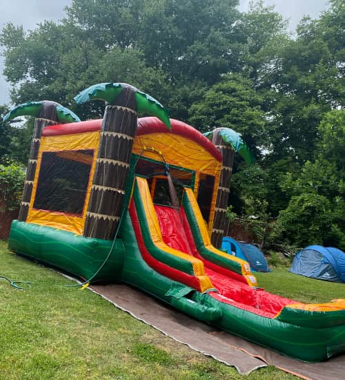 Trampolines inflables con agua en el DMV